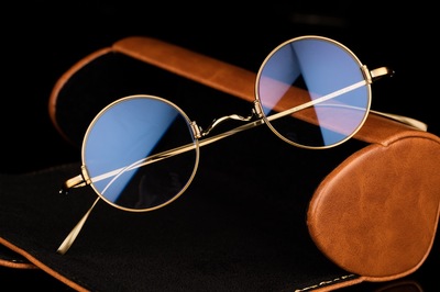 眼鏡的魅力 影像中的時(shí)尚與科技